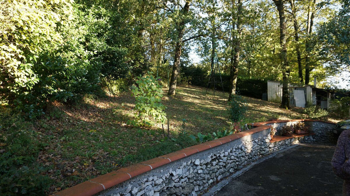 Maison à CASTELNAU-MONTRATIER