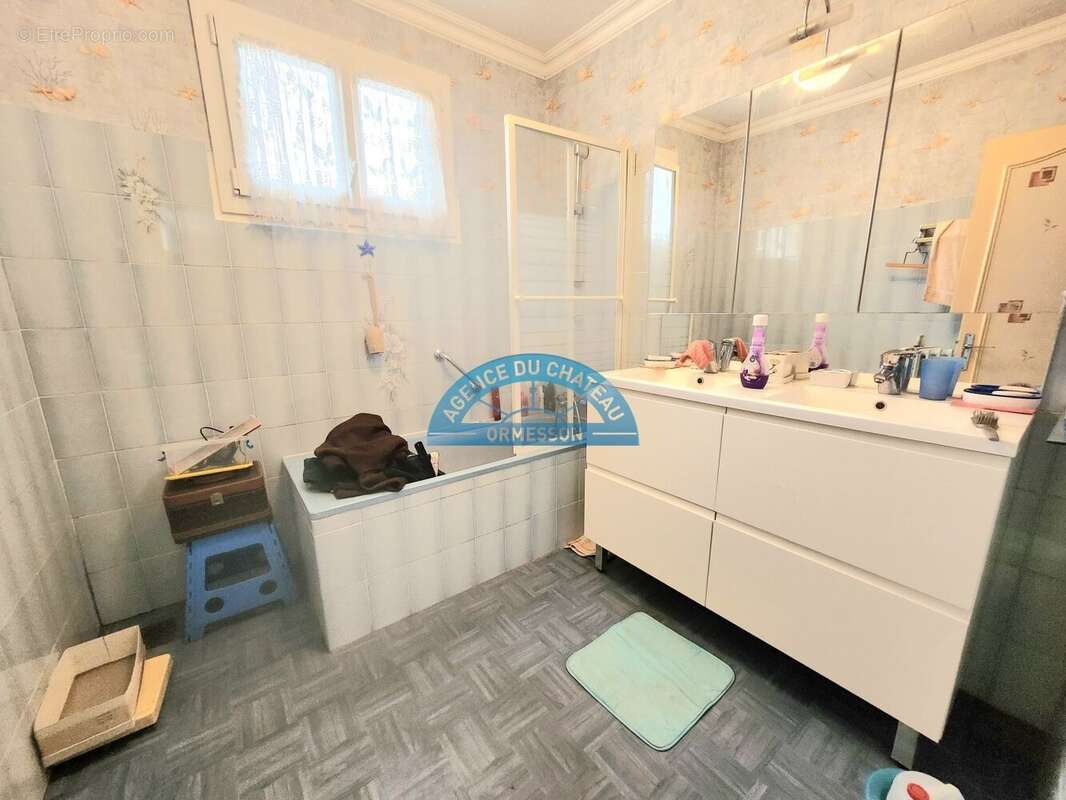 Maison à ORMESSON-SUR-MARNE