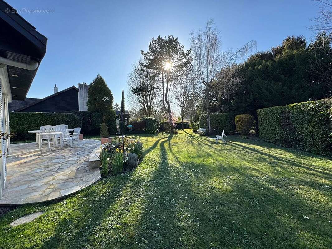 Maison à SAINT-NOM-LA-BRETECHE