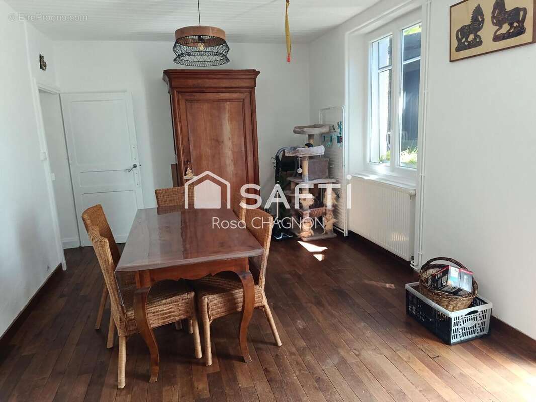 Photo 3 - Maison à LE BUSSEAU