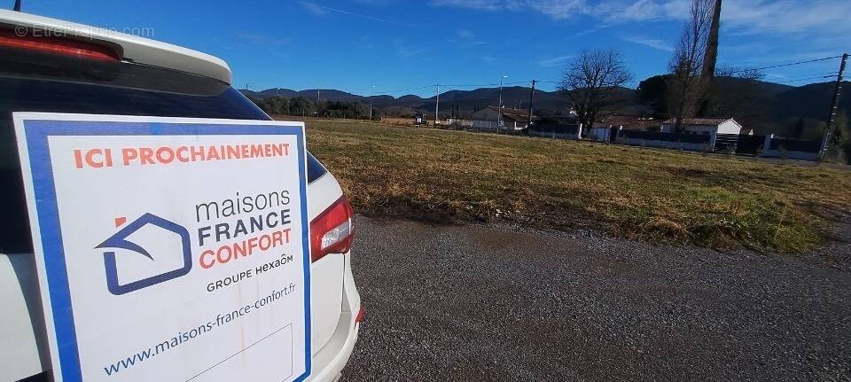 Terrain à VALLON-PONT-D'ARC