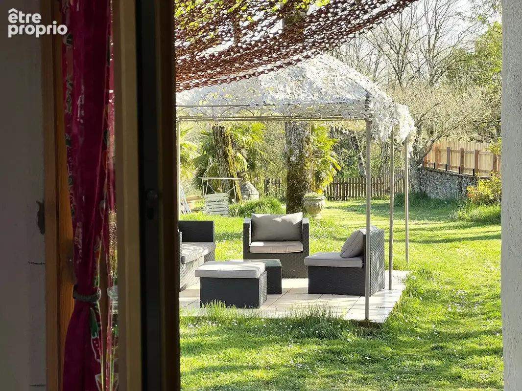 Causses du Quercy: Charmante maison de 4 chambres avec dépendances, 4,5ha de terrain et une belle vue! - photo 9
