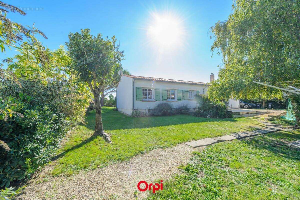 Maison à SALLES-SUR-MER