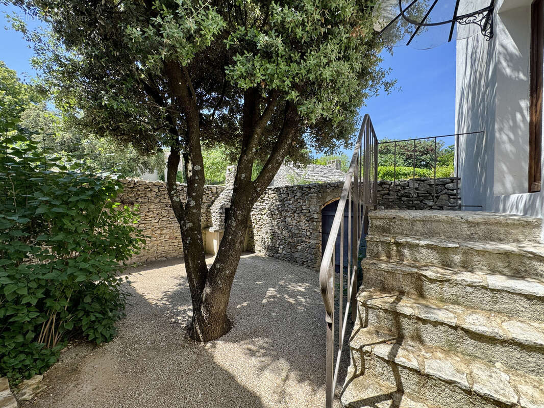 Maison à VILLES-SUR-AUZON
