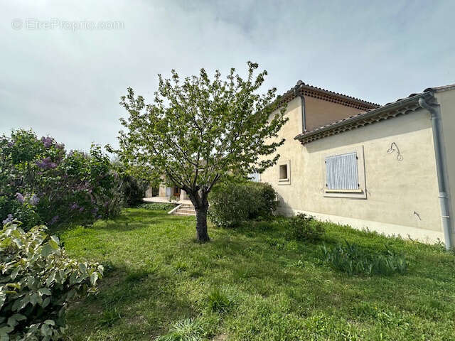 Maison à PERNES-LES-FONTAINES