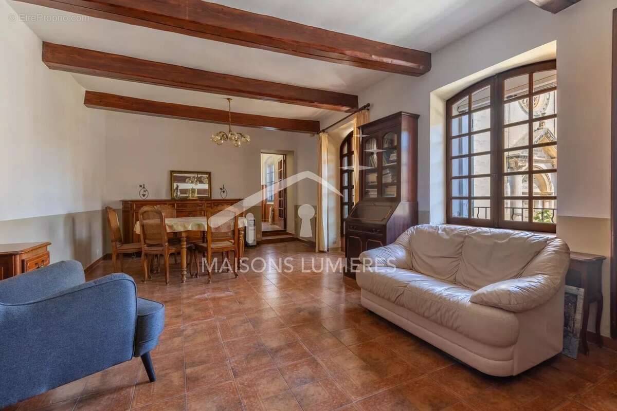 Maison à SAINT-SATURNIN-LES-APT
