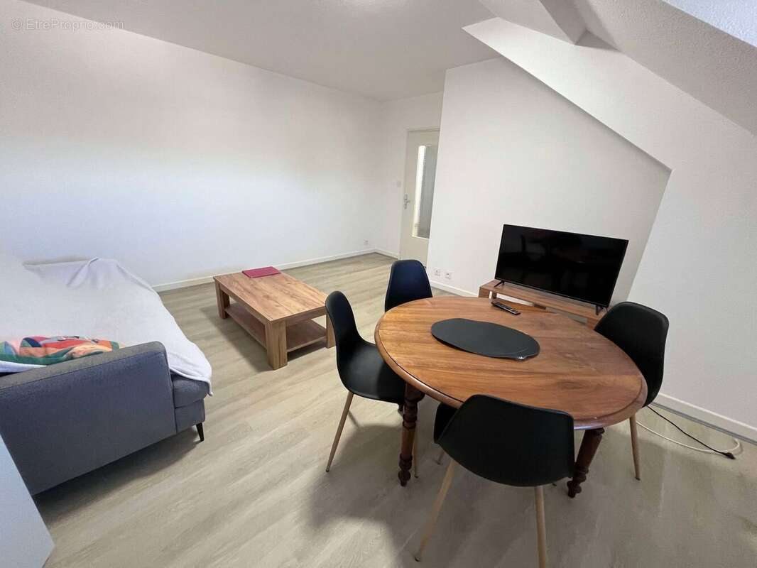 Appartement 824 m² à Mauriac  - photo 8