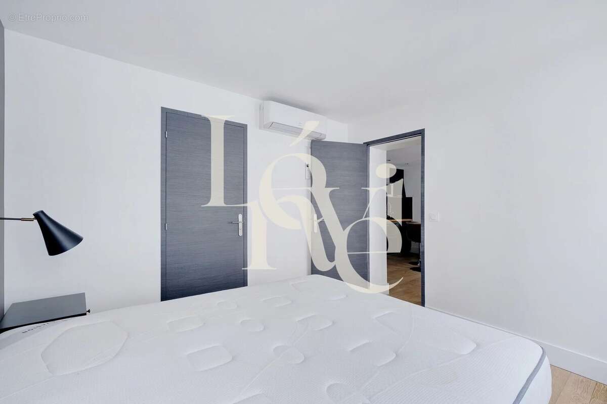 Appartement à PARIS-2E