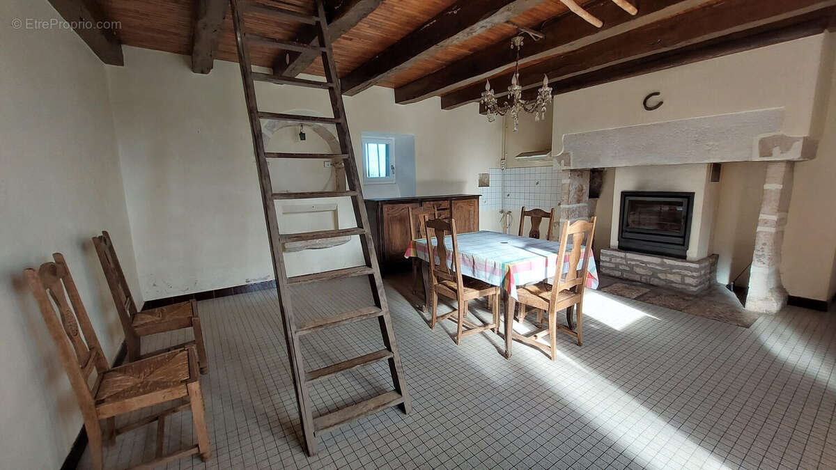 Maison à LUNEGARDE
