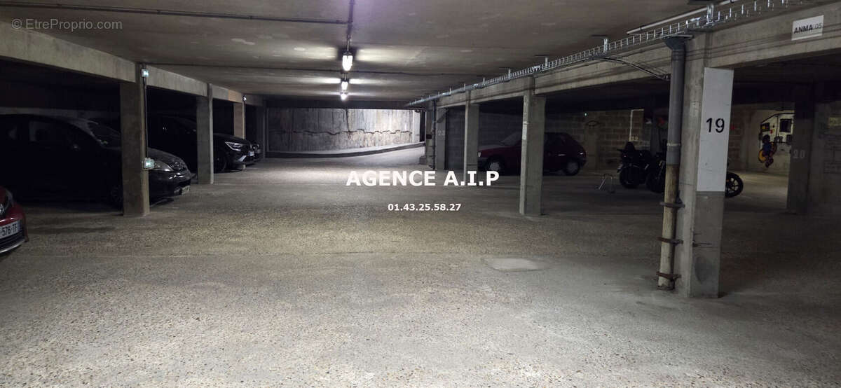 Parking à PARIS-10E