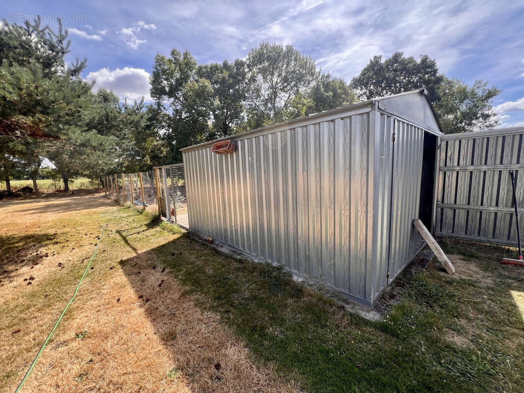 Terrain constructible de 1270m2 non viabilisé - photo 8