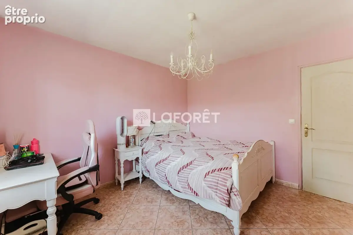Pavillon semi plain pied de 136 m2, 4 ch, jardin, garage, carport - photo 7