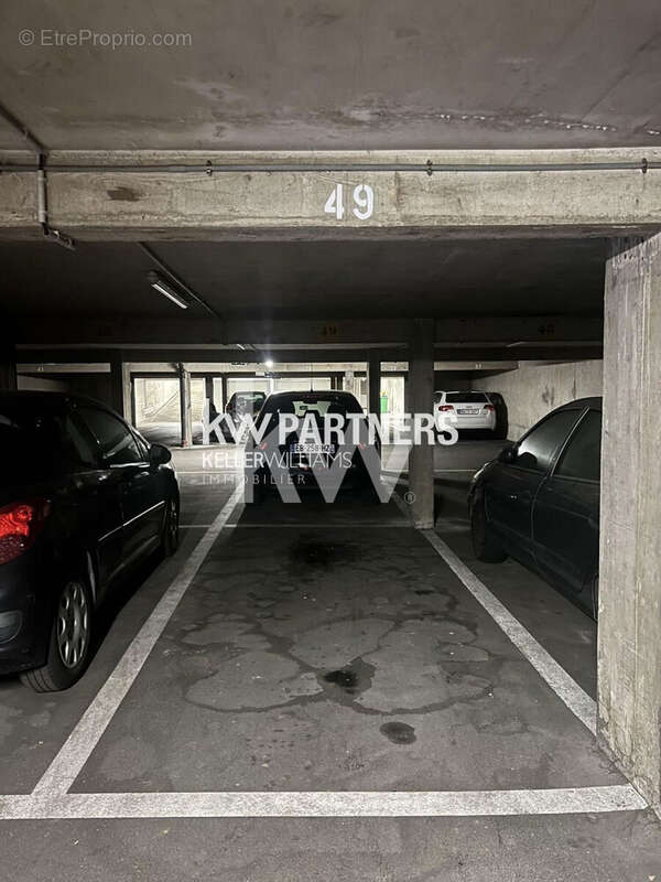 Parking à PARIS-20E