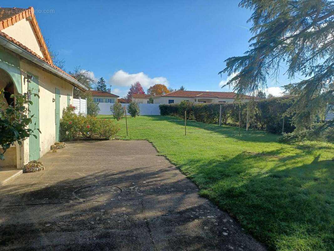 Maison à ROUMAZIERES-LOUBERT
