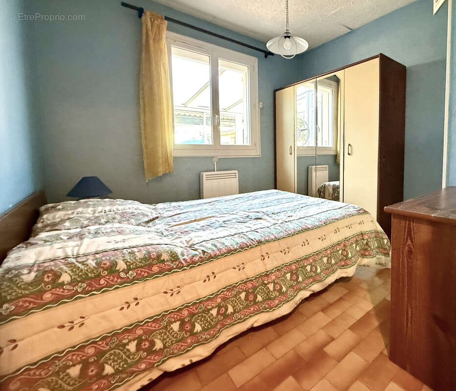 Maison à VIC-LA-GARDIOLE