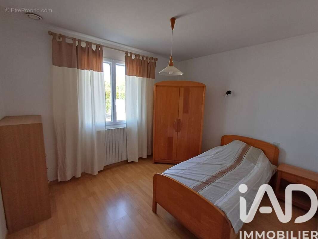 Maison 111 m² à Milhac-D'auberoche  - photo 8