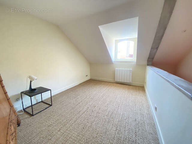 Maison de charme de 79,21 m2 habitables et de 88 m2 au sol avec cheminee, dependance/serre de 12m2 et jardin - photo 17