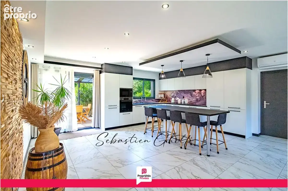 belle maison de plain-pied avec 3 chambres-cellier-grand garage-beau terrain - photo 7