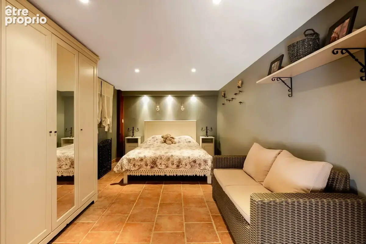 À deux pas du plateau de Gentilly, découvrez un ensemble immobilier rare composé de deux maisons indépendantes sur une même parc - photo 15