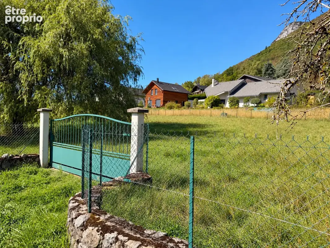 Photo Terrain à Saint-Jean-D'arvey au prix de 149 000€