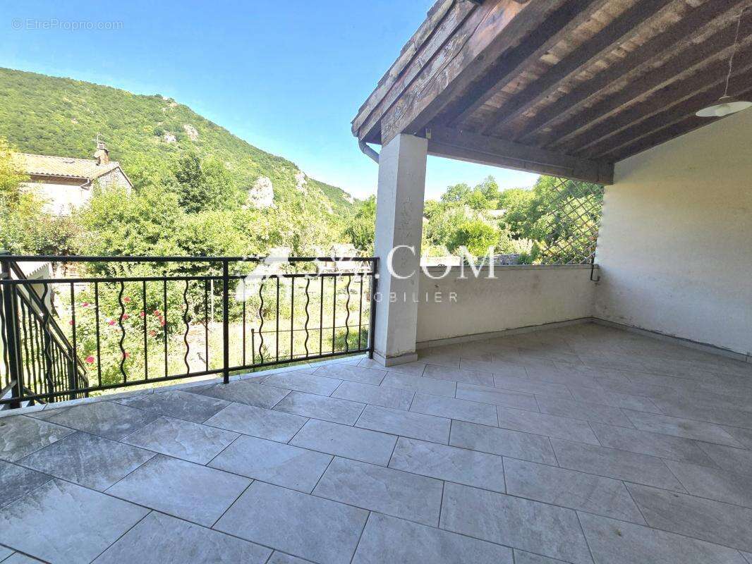 Maison de village de 120m2 et 5 chambres avec jardin et terr - photo 2
