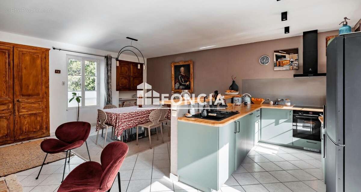Maison à CHARRAS