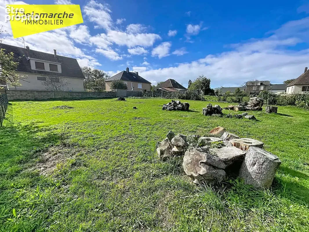 Terrain à bâtir hors lotissement en plein coeur de Cérences - photo 3