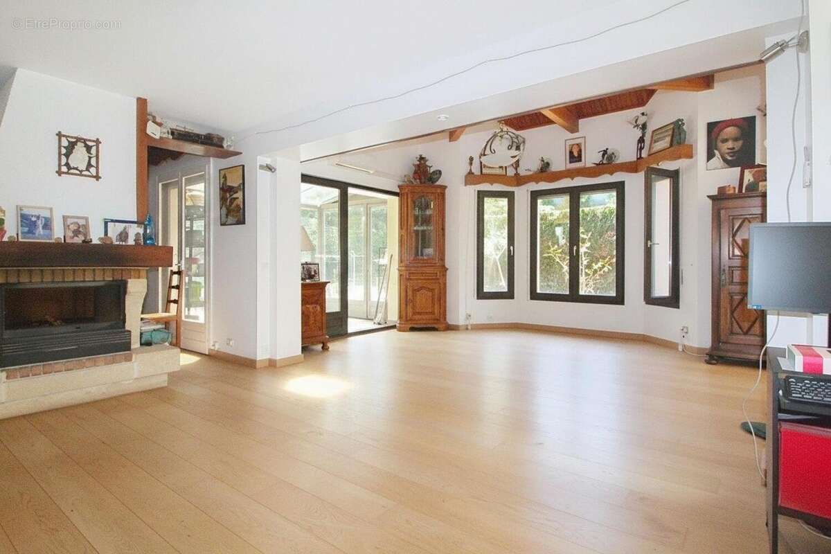 Maison 228 m² à Devecey  - photo 4