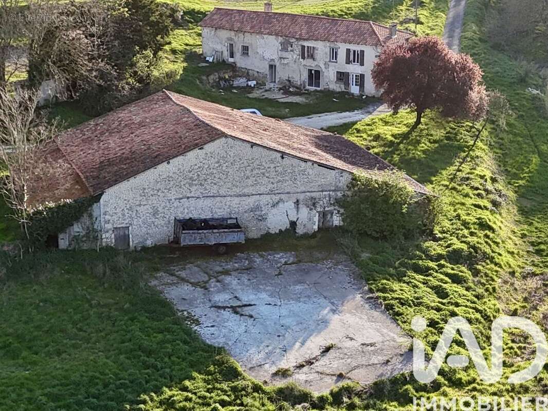 Maison 152 m² à Nanteuil-Auriac-De-Bourzac  - photo 5