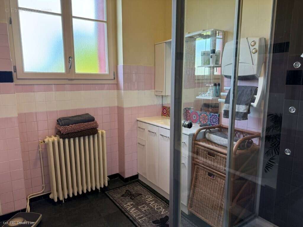 Maison à CHAMPAGNE-MOUTON