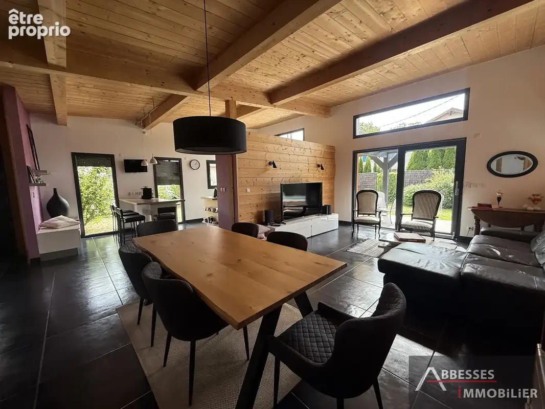 EN EXCLUSIVITÉ - A 2 min de REMIREMONT : pavillon Xilome de plain pied avec piscine et jaccuzzi. - photo 11