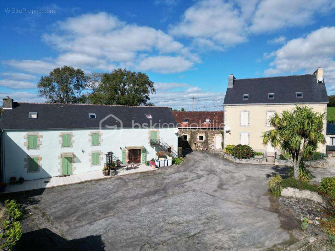 Maison à SAINT-COULITZ