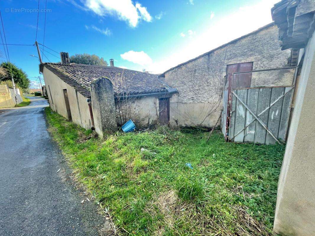 Maison à SAINTE-CROIX-DU-MONT