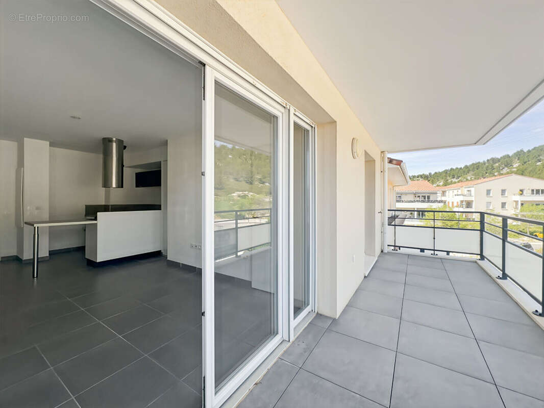 Appartement à ENSUES-LA-REDONNE