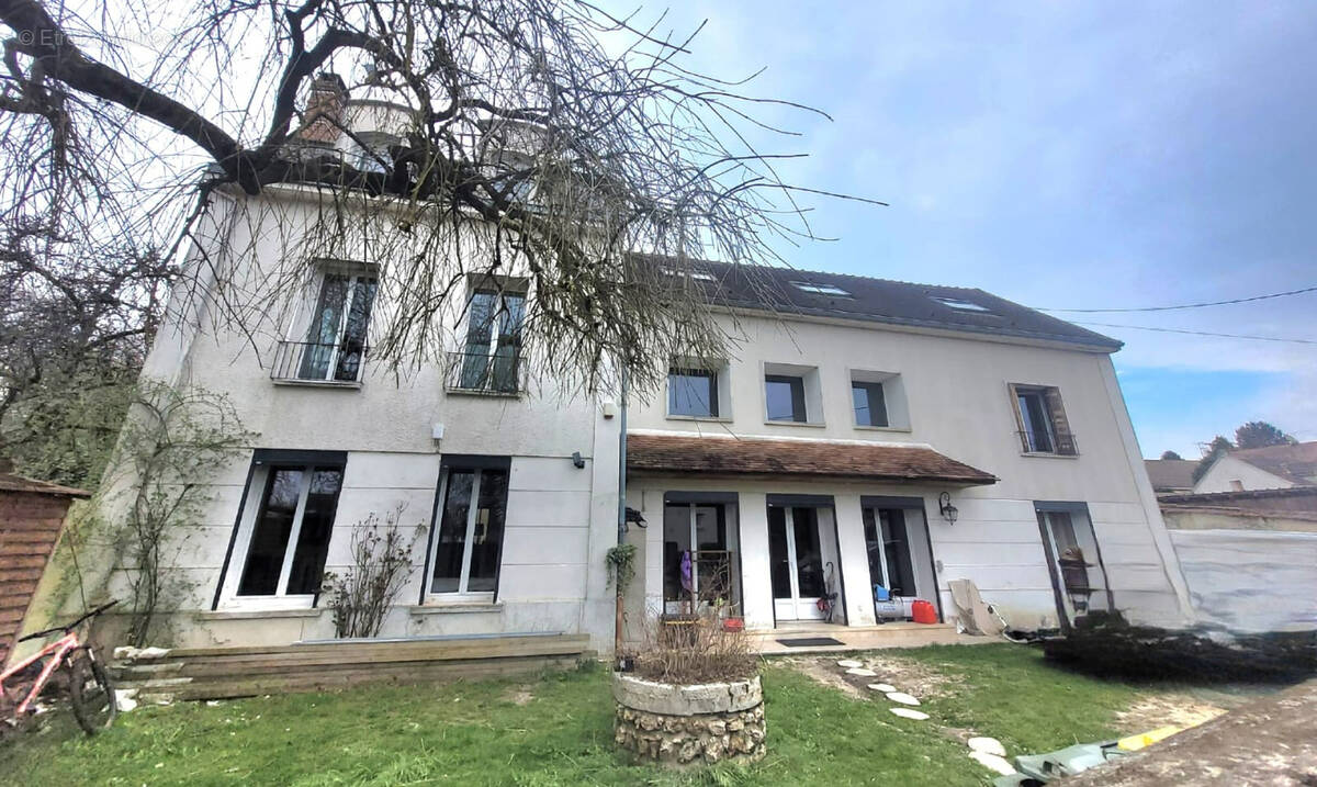 Photo Maison à La Ferte-Sous-Jouarre au prix de 640 000€