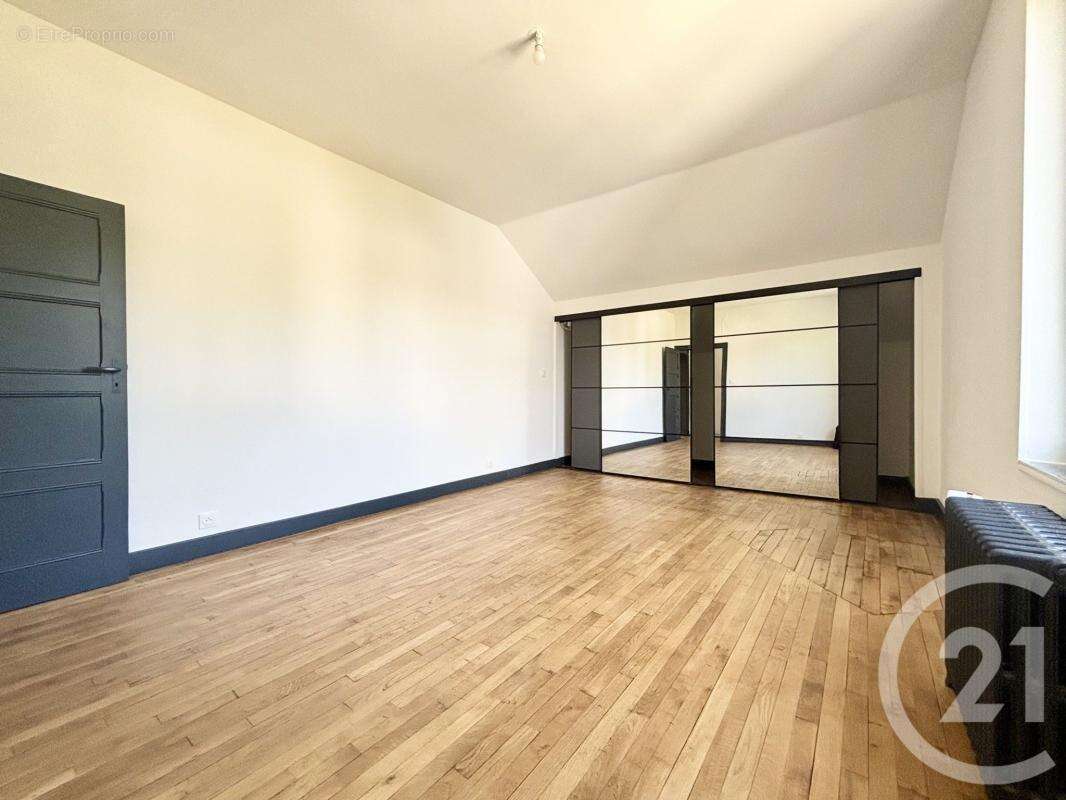 Maison 125 m² à Panazol  - photo 8