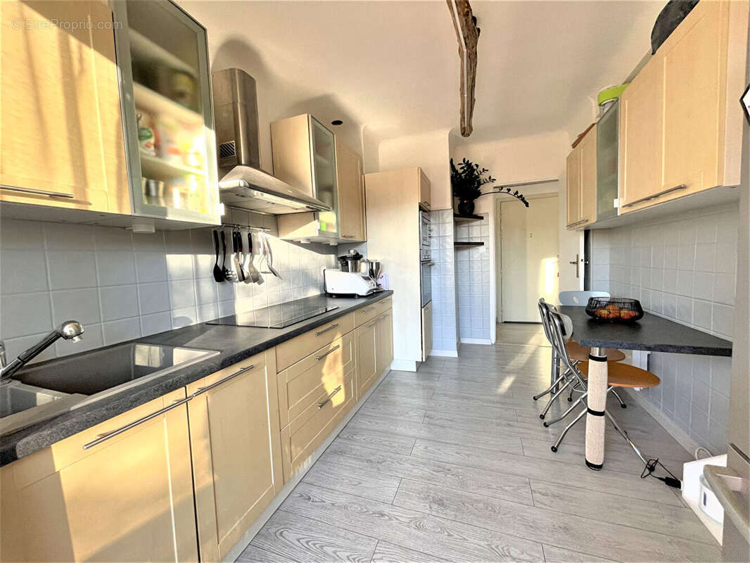 Appartement à SAINT-LAURENT-DU-VAR