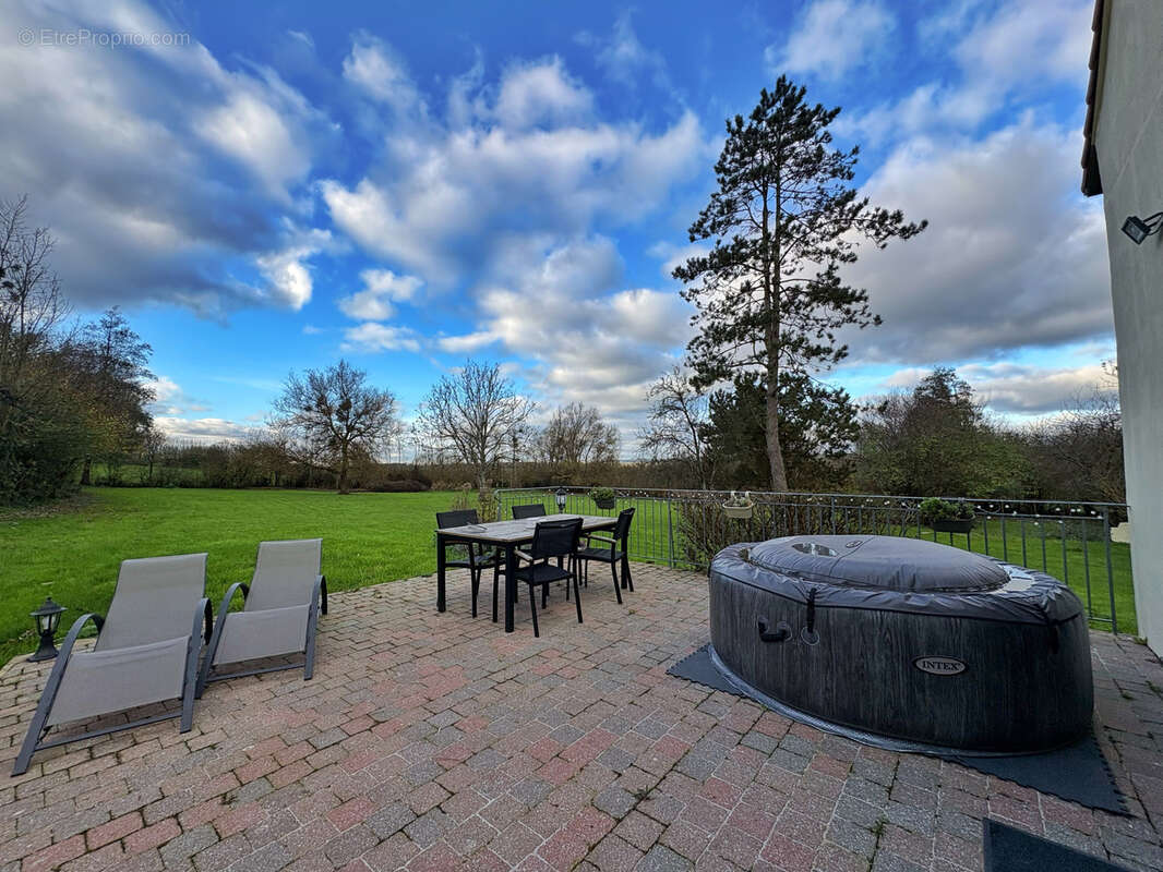 Maison à VIEIL-MOUTIER