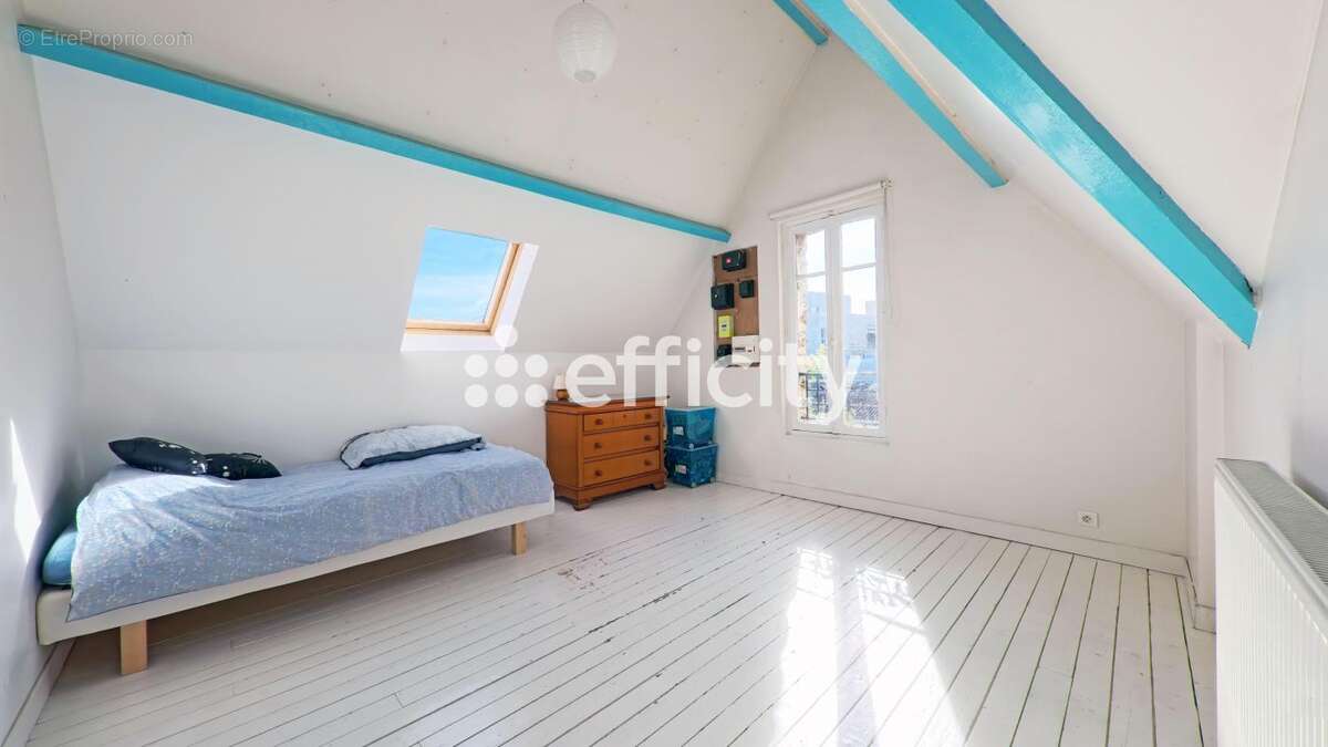 Maison à CHENNEVIERES-SUR-MARNE