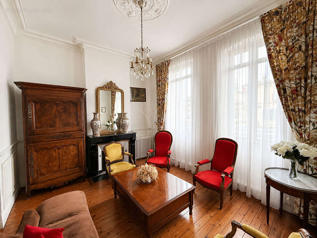 Maison 9 pièces à vendre à Bordeaux - Saint Genes - photo 5