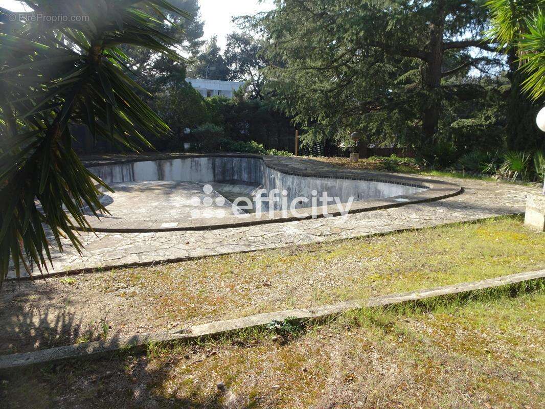 Terrain à MARSEILLE-9E