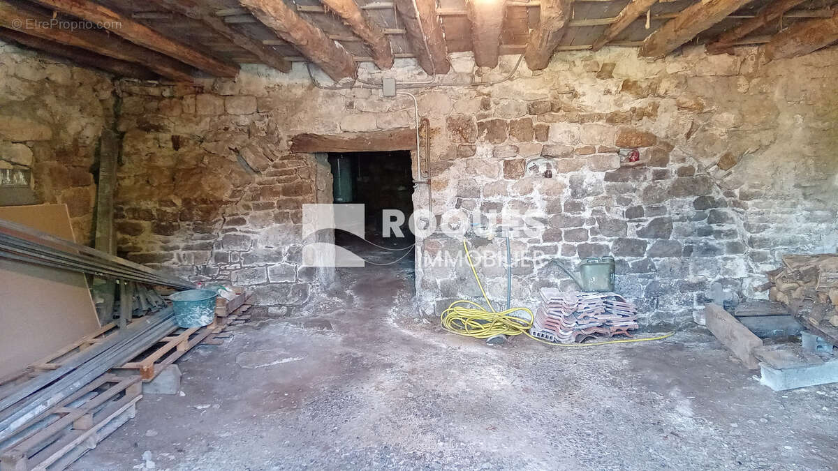 Maison à MOSTUEJOULS