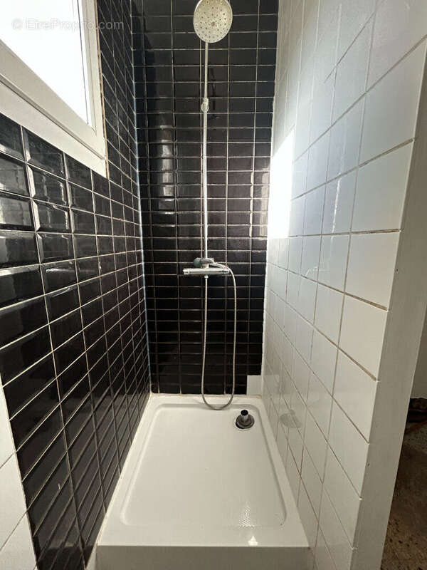 Appartement à ENTRAIGUES-SUR-LA-SORGUE