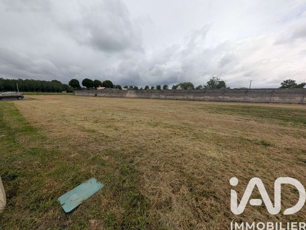Terrain 810 m² à Mosnac  - photo 5