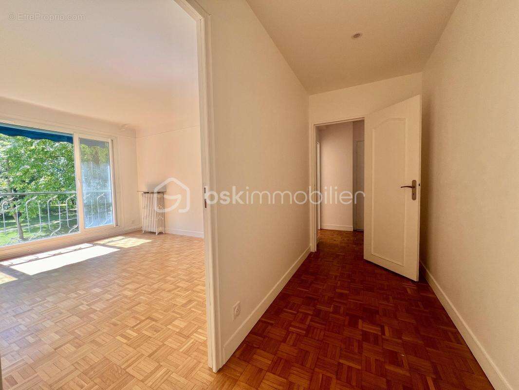 Appartement à VILLE-D'AVRAY