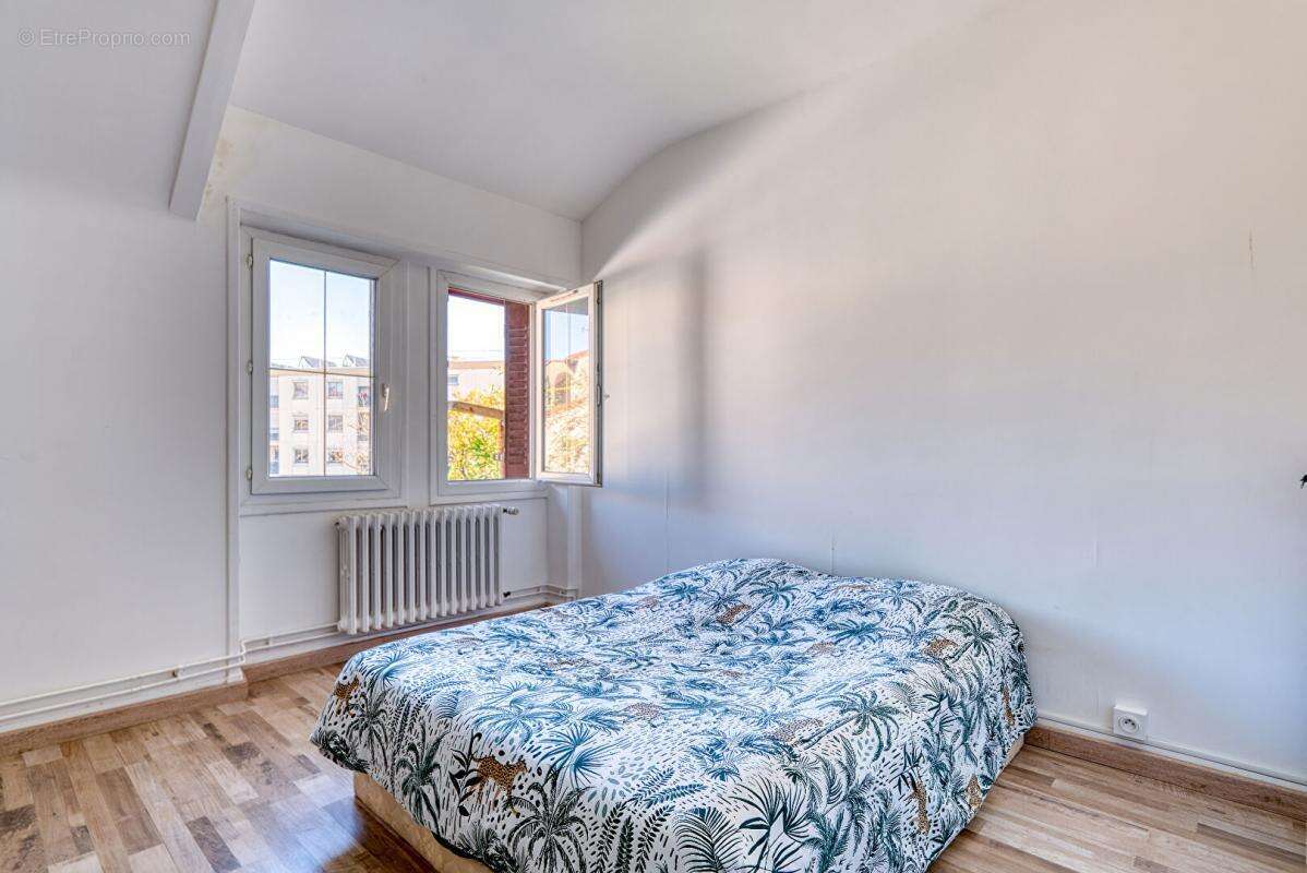 Maison à DECINES-CHARPIEU