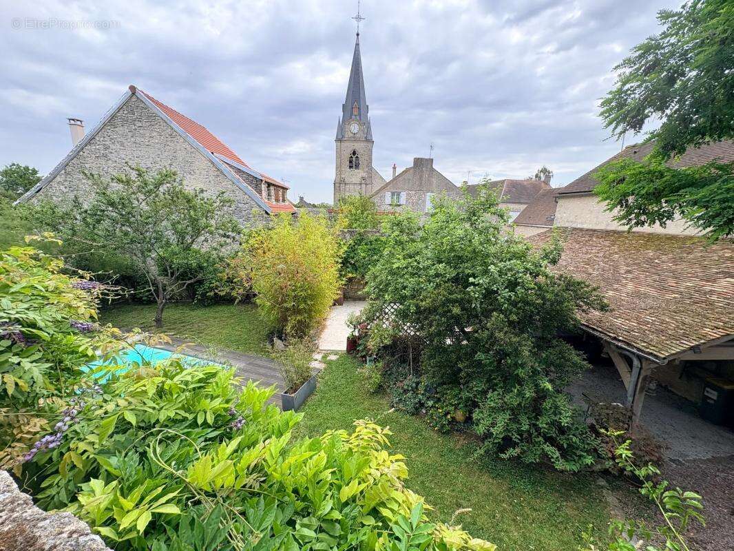 Maison de 7 pièces de 240 m² - photo 3
