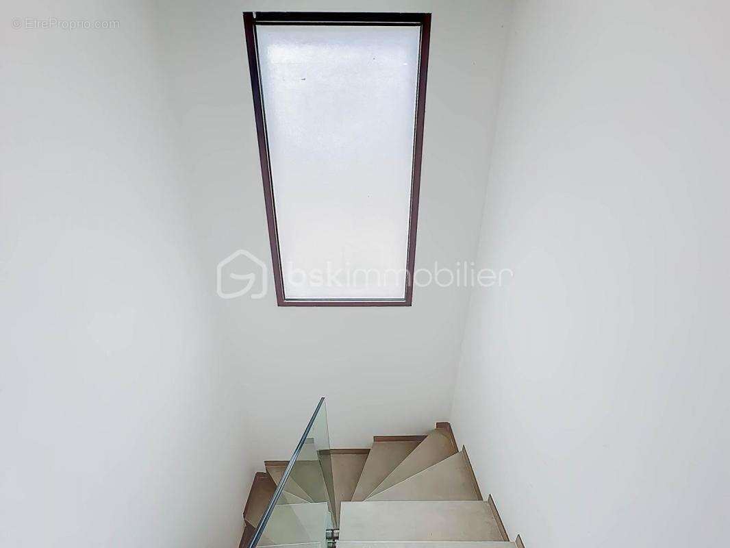 Maison à SAINT-BRES