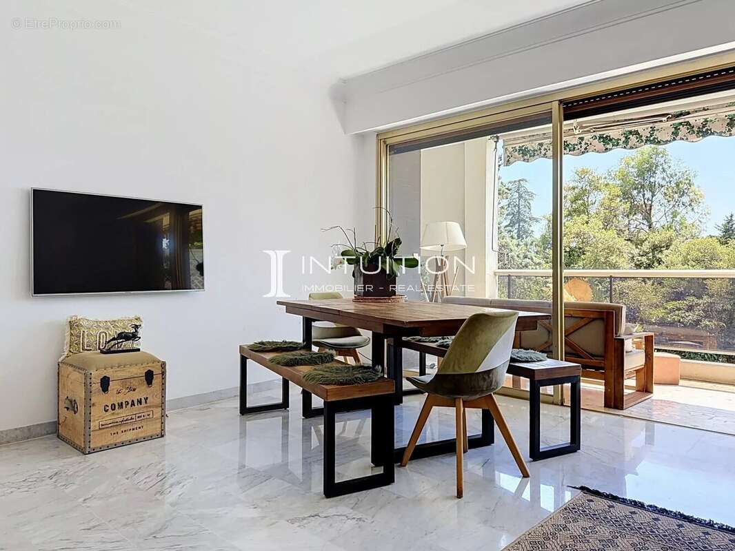 Cannes - Bénéfiat : Appartement 4 pièces traversant avec terrasses - photo 8
