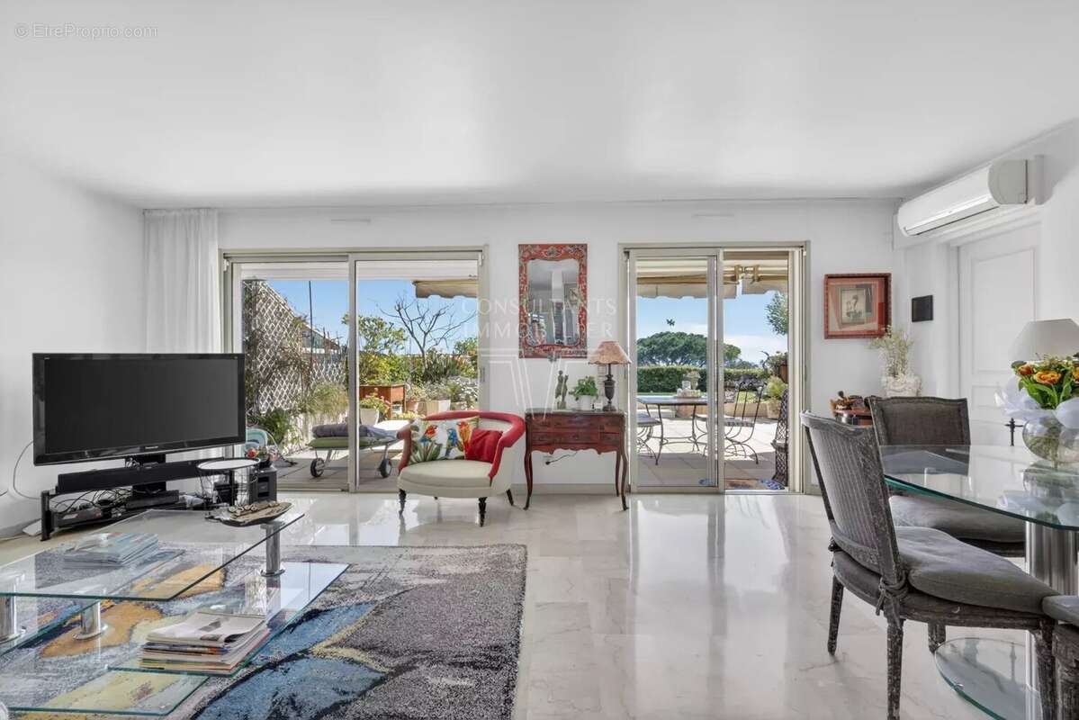 Appartement à LE CANNET